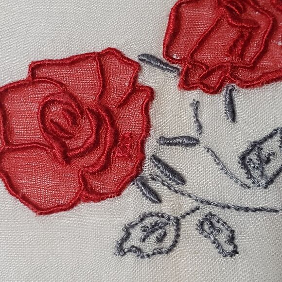 VTG 1960'S WOMENS HANKIE RED ROSE EMBROIDERED FLOWERS BRIDAL WEDDING WHITE - Picture 5 of 12